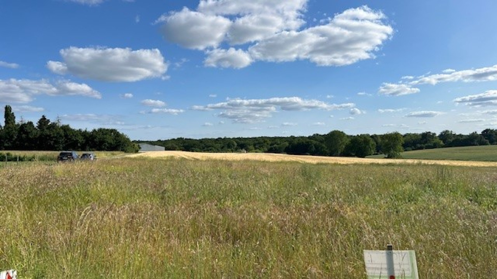 Terrain constructible de 1268m2 à Rouziers-de-Touraine