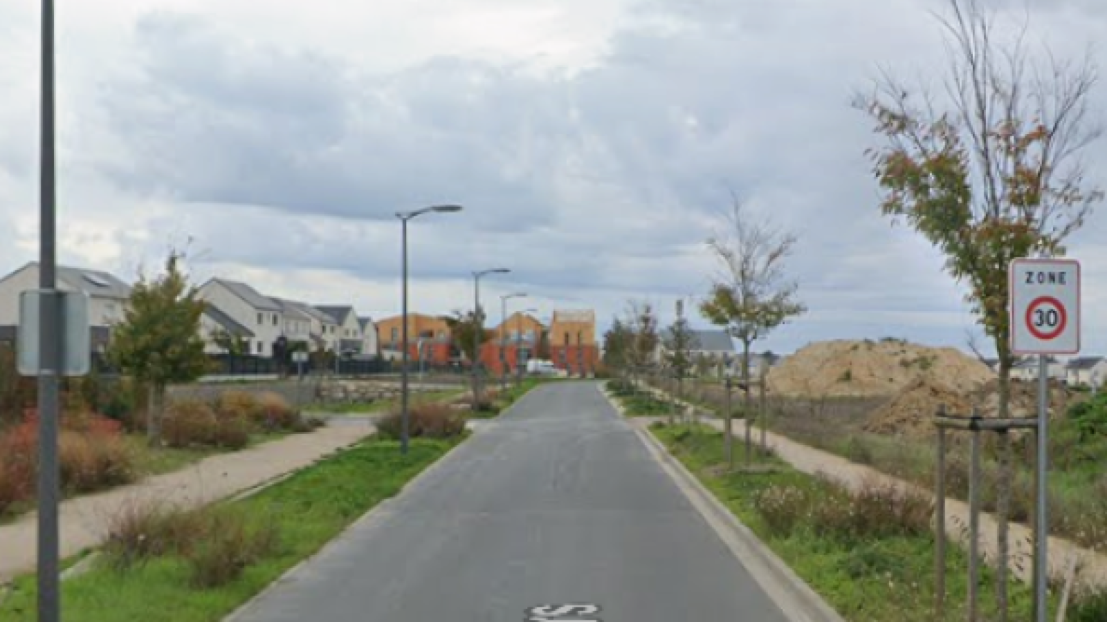 Terrain constructible de 600m2 à Ingré