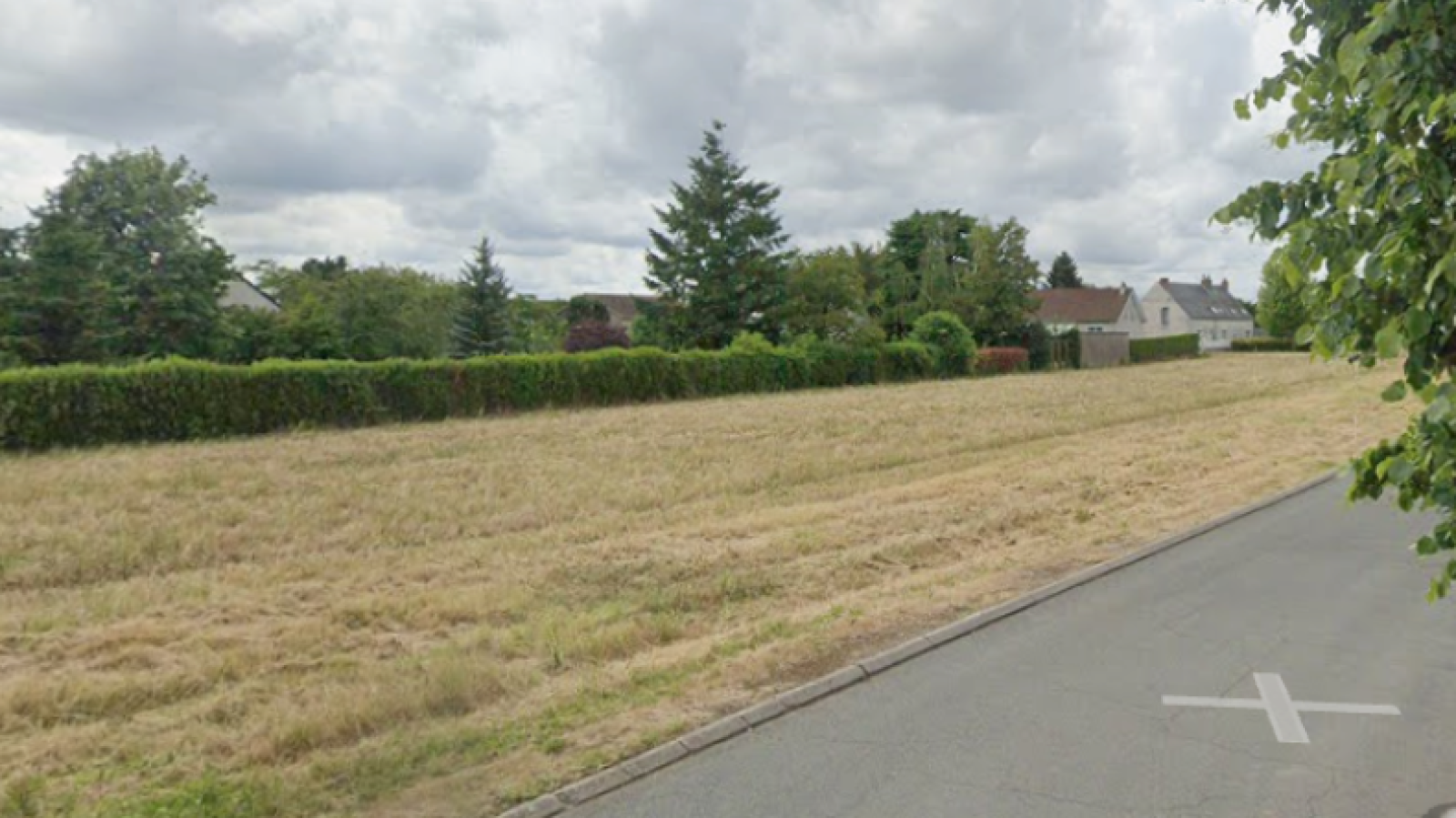 Terrain constructible de 583m2 à Boulay-les-Barres