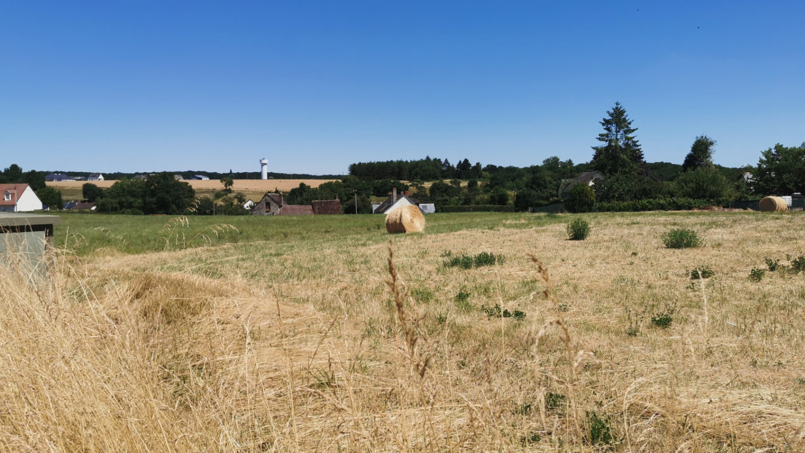 Terrain constructible de 676m2 à Beaumont-Louestault