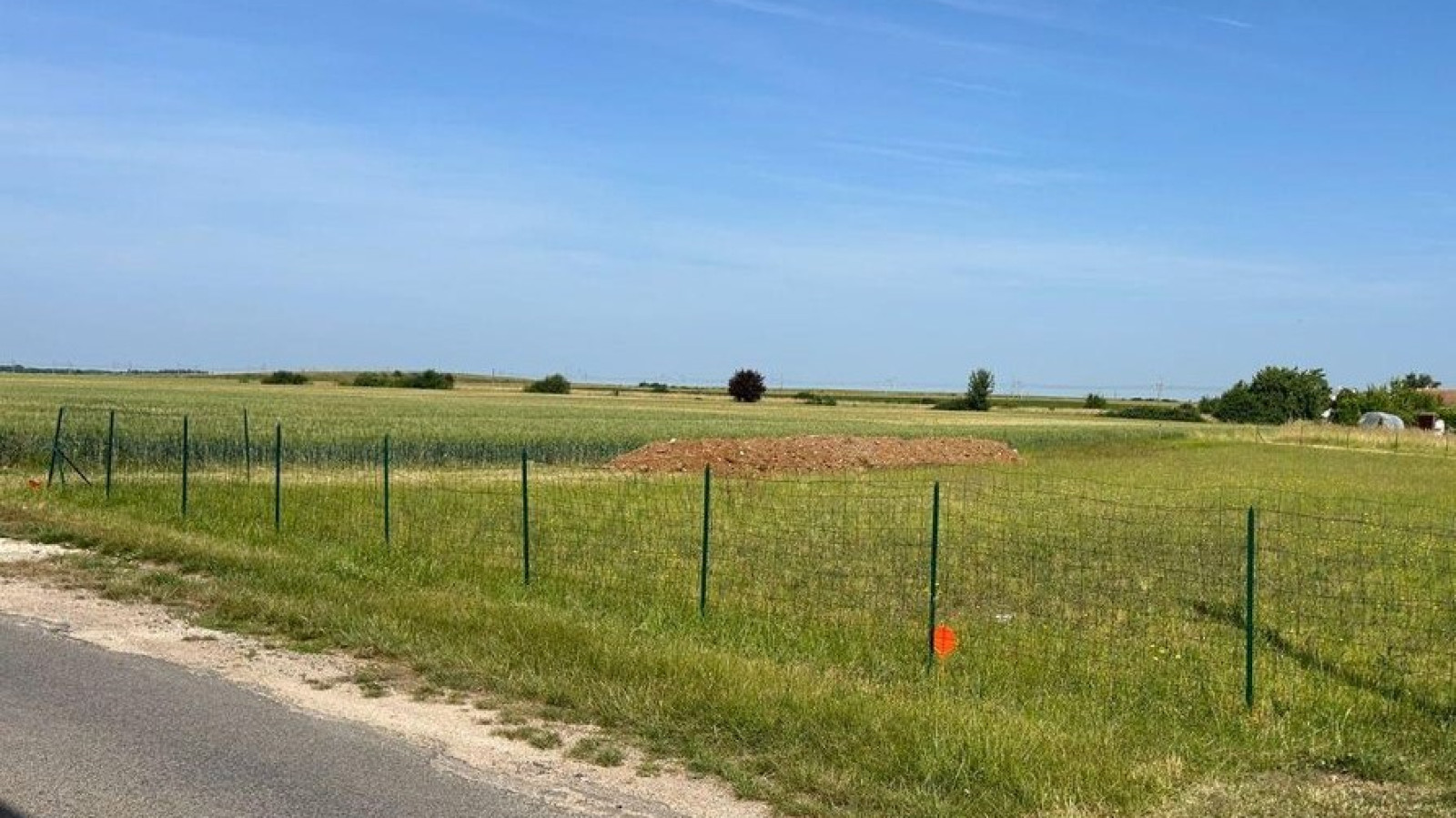 Terrain constructible de 430m2 à Suèvres