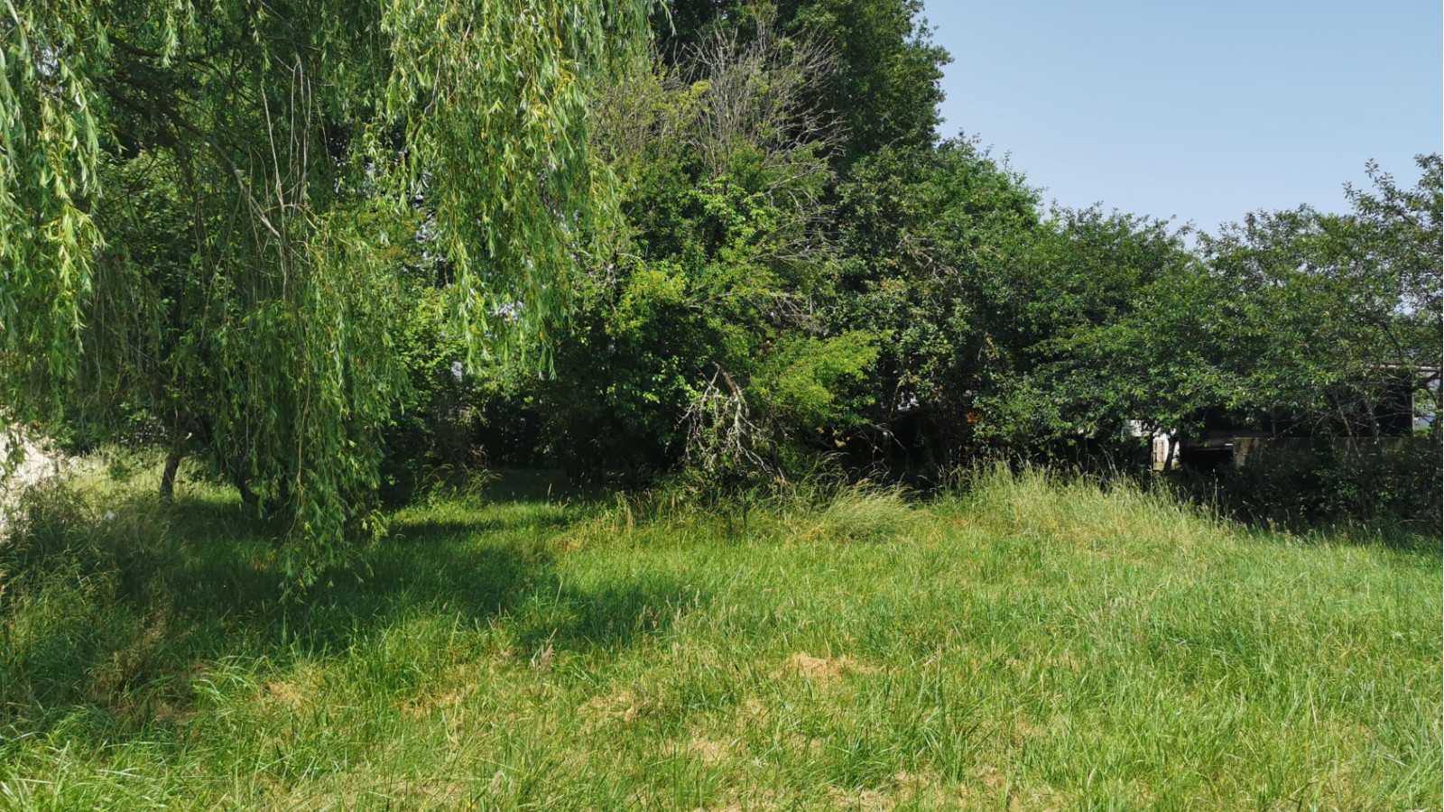 Terrain constructible de 886m2 à Savonnières