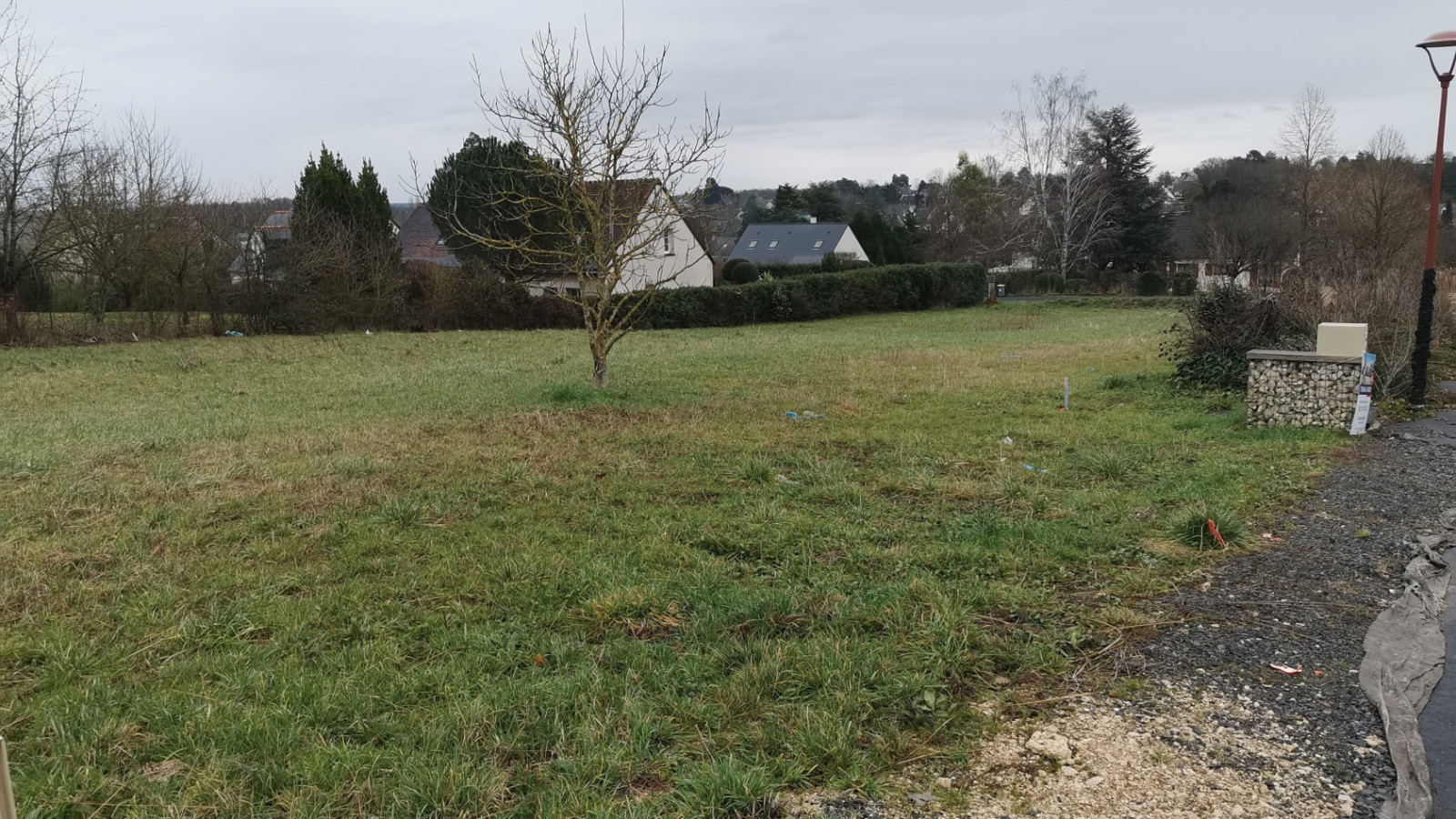 Terrain constructible de 610m2 à Azay-sur-Cher