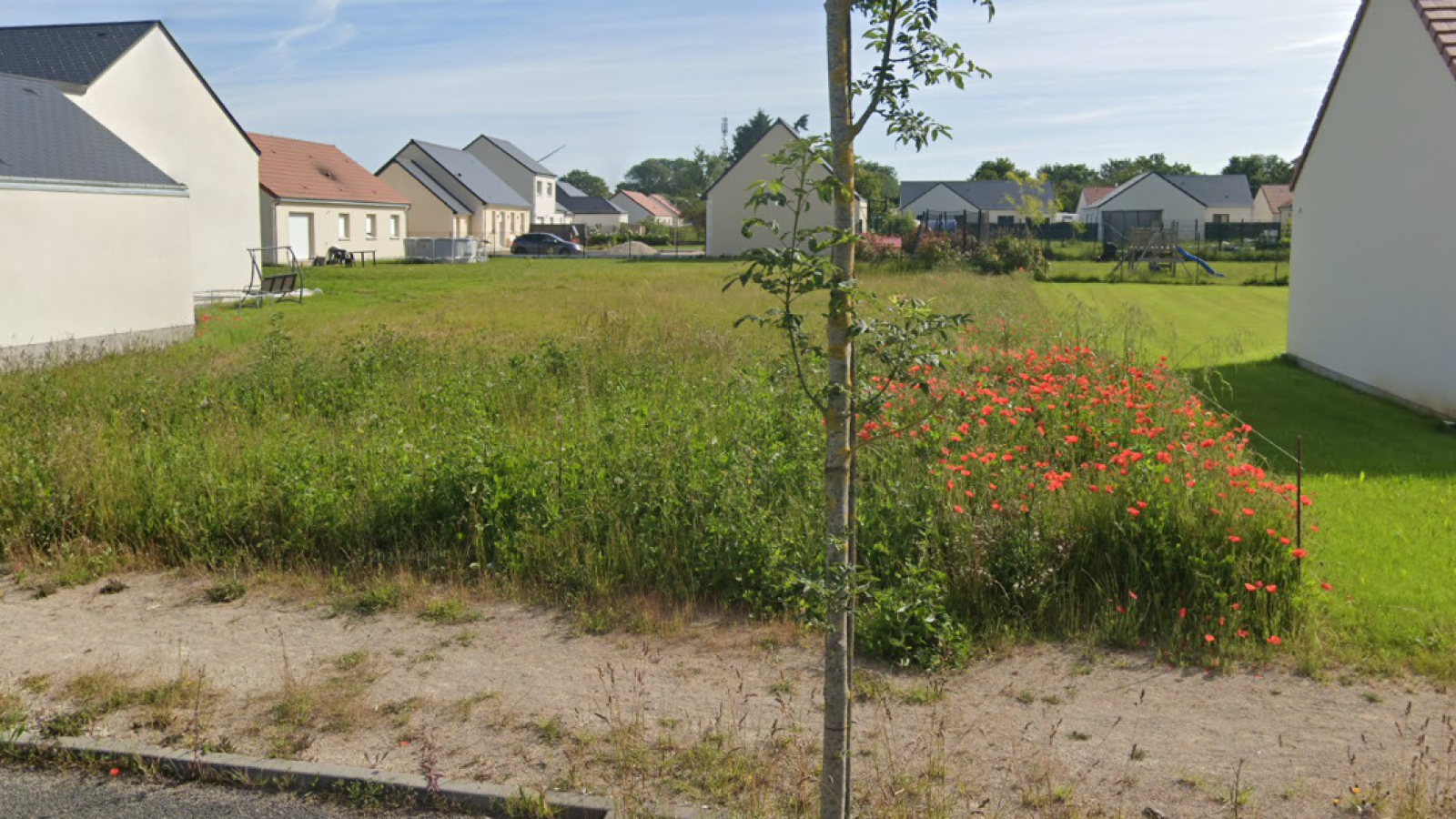 Terrain constructible de 689m2 à Patay