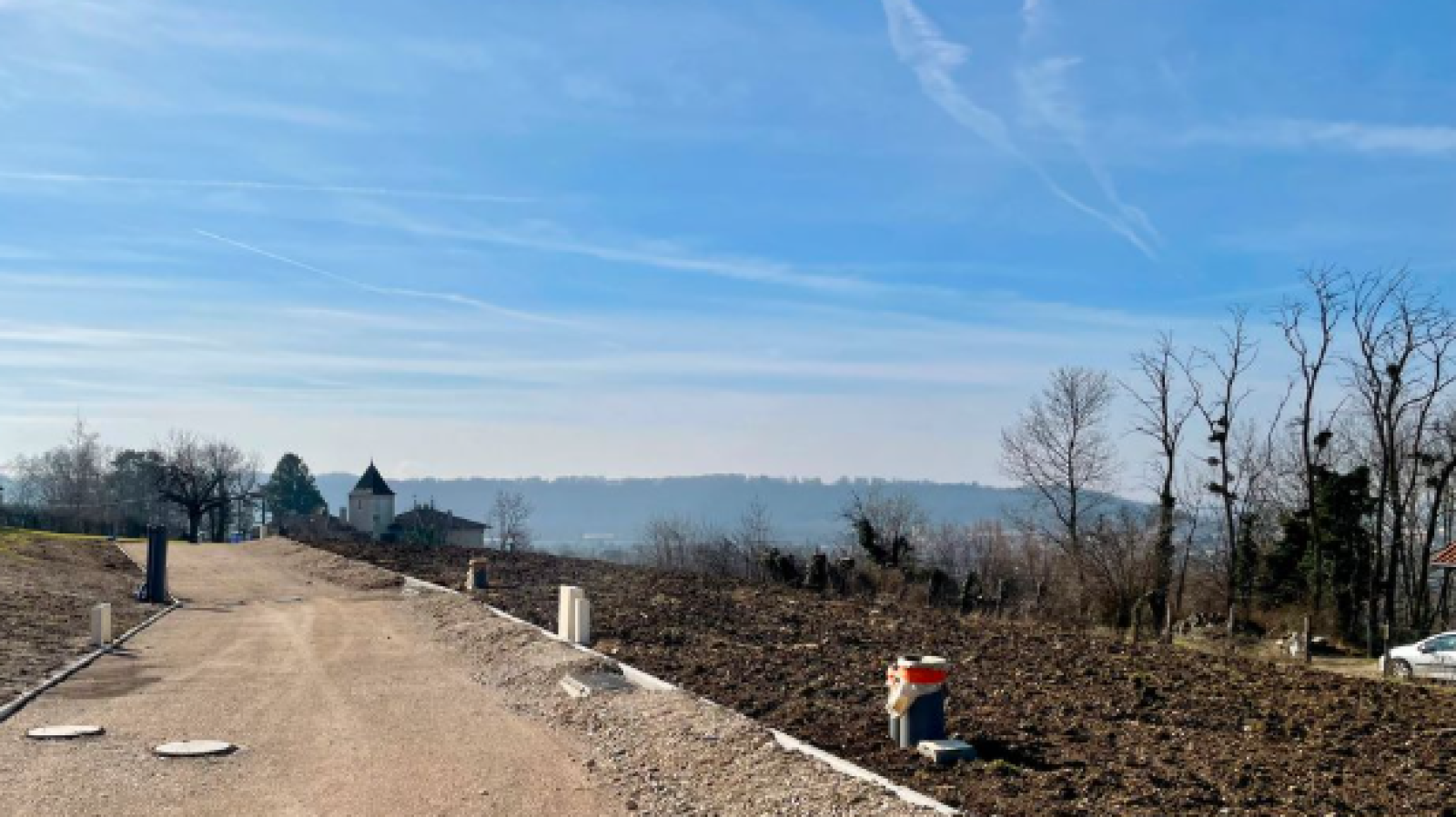 Terrain constructible de 791m2 à Charsonville