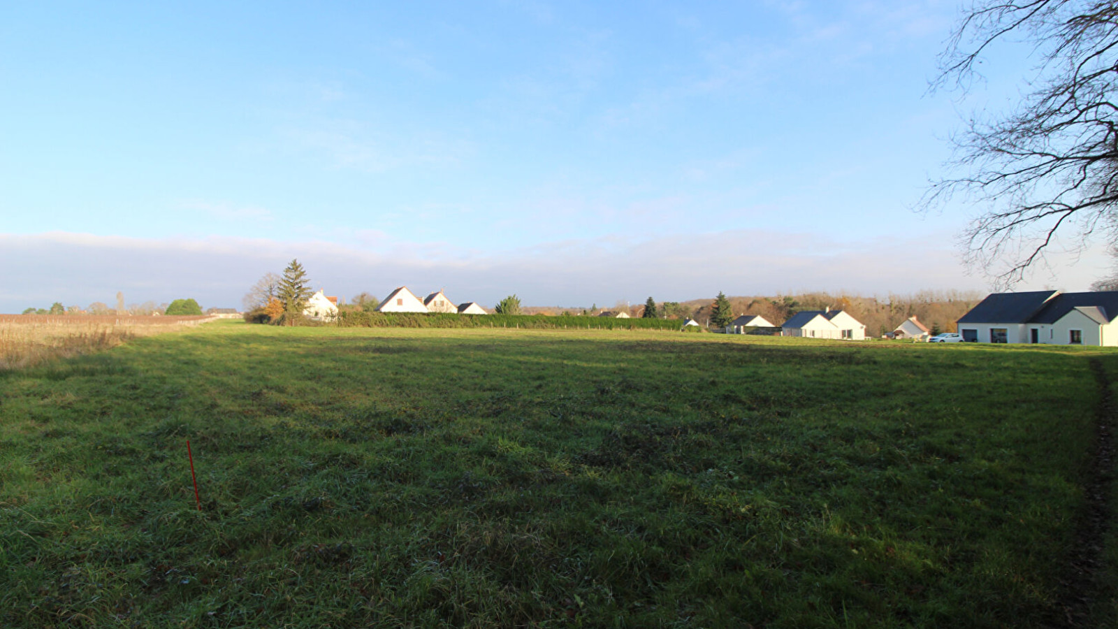 Terrain constructible de 1300m2 à Josnes