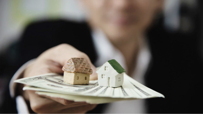 Prêt immobilier : a-t-on intérêt à augmenter sa mensualité ou à allonger la durée du crédit ?