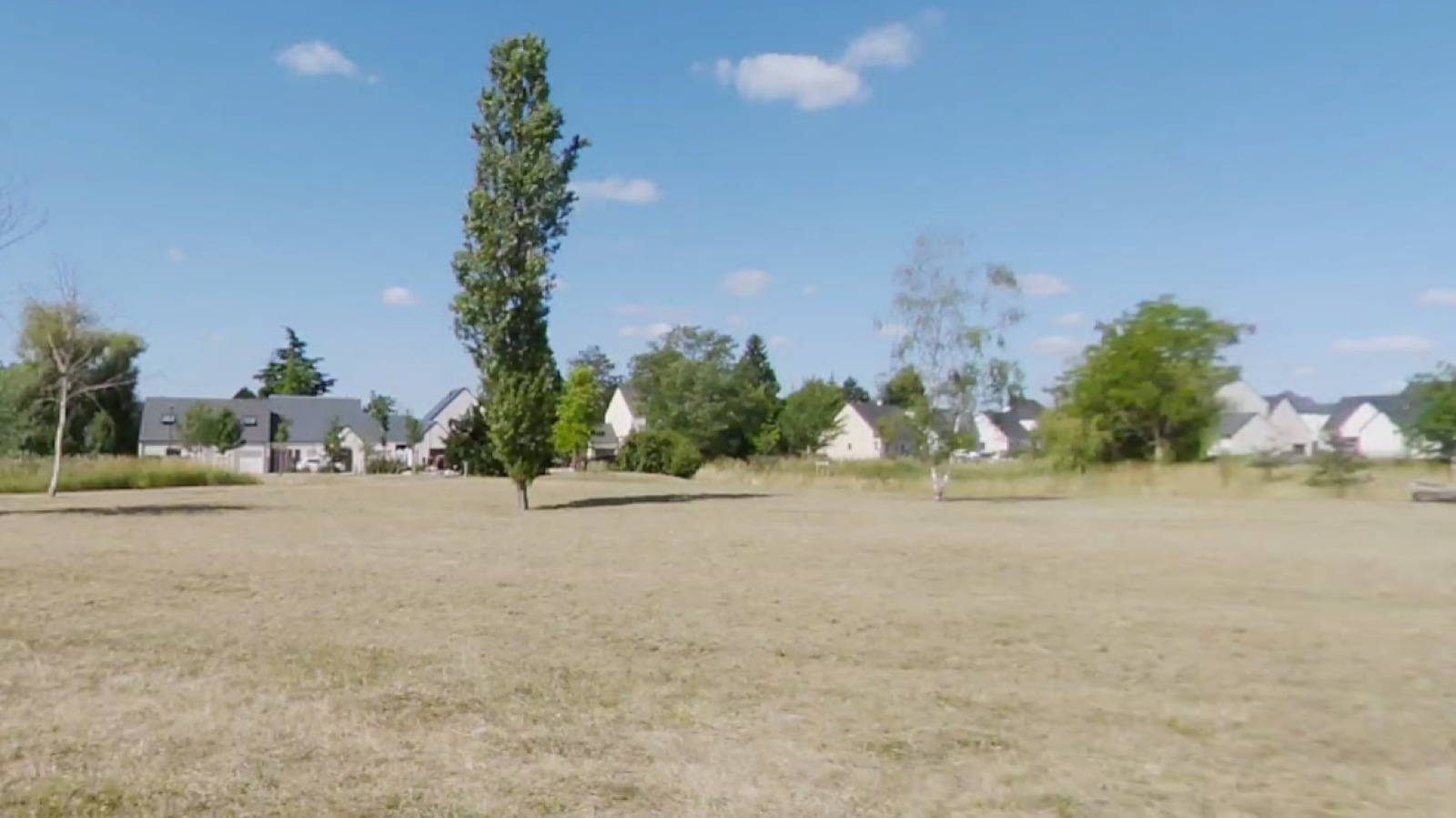 Terrain constructible de 427m2 à Semoy