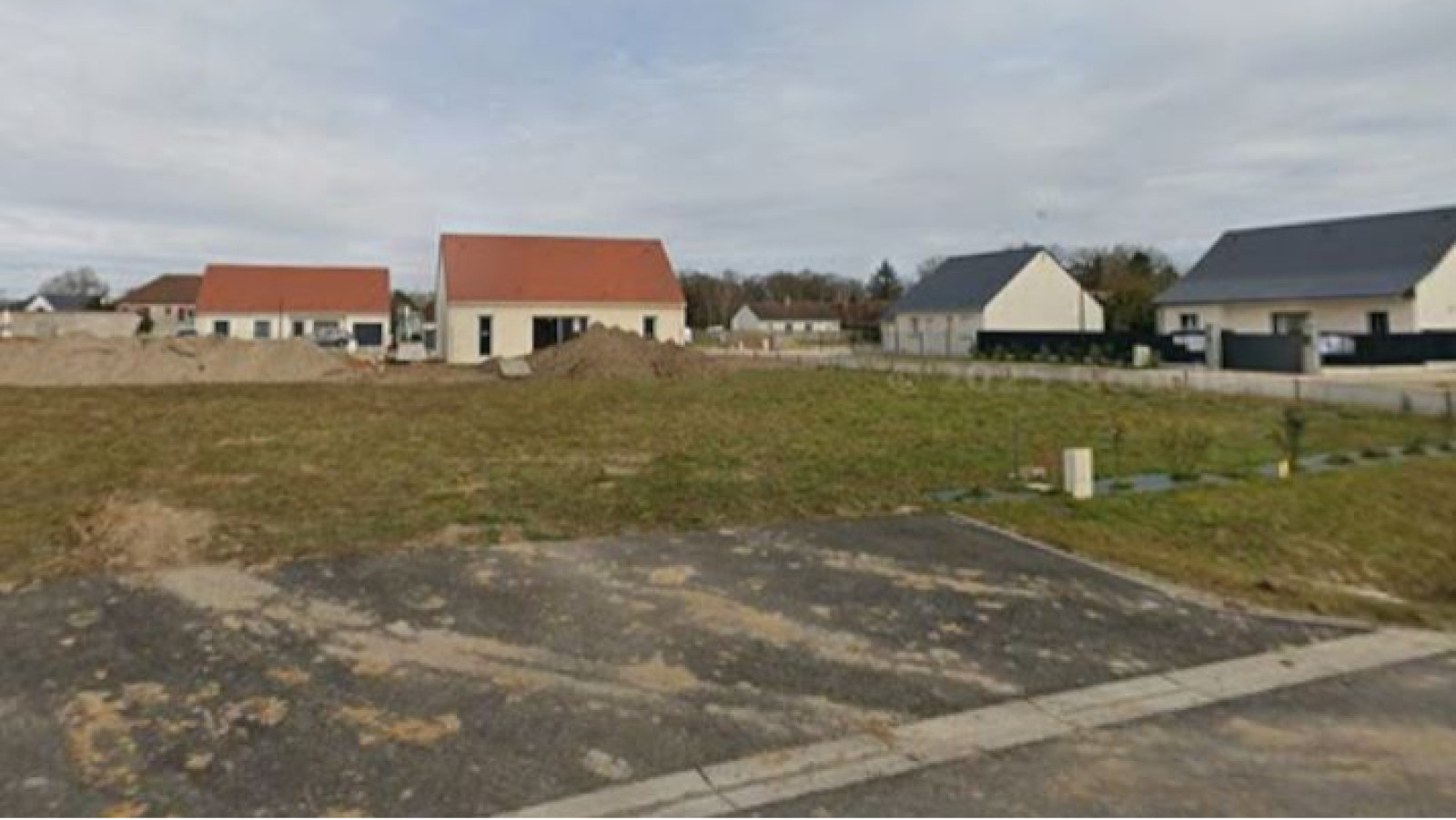 Terrain constructible de 409m2 à Menars