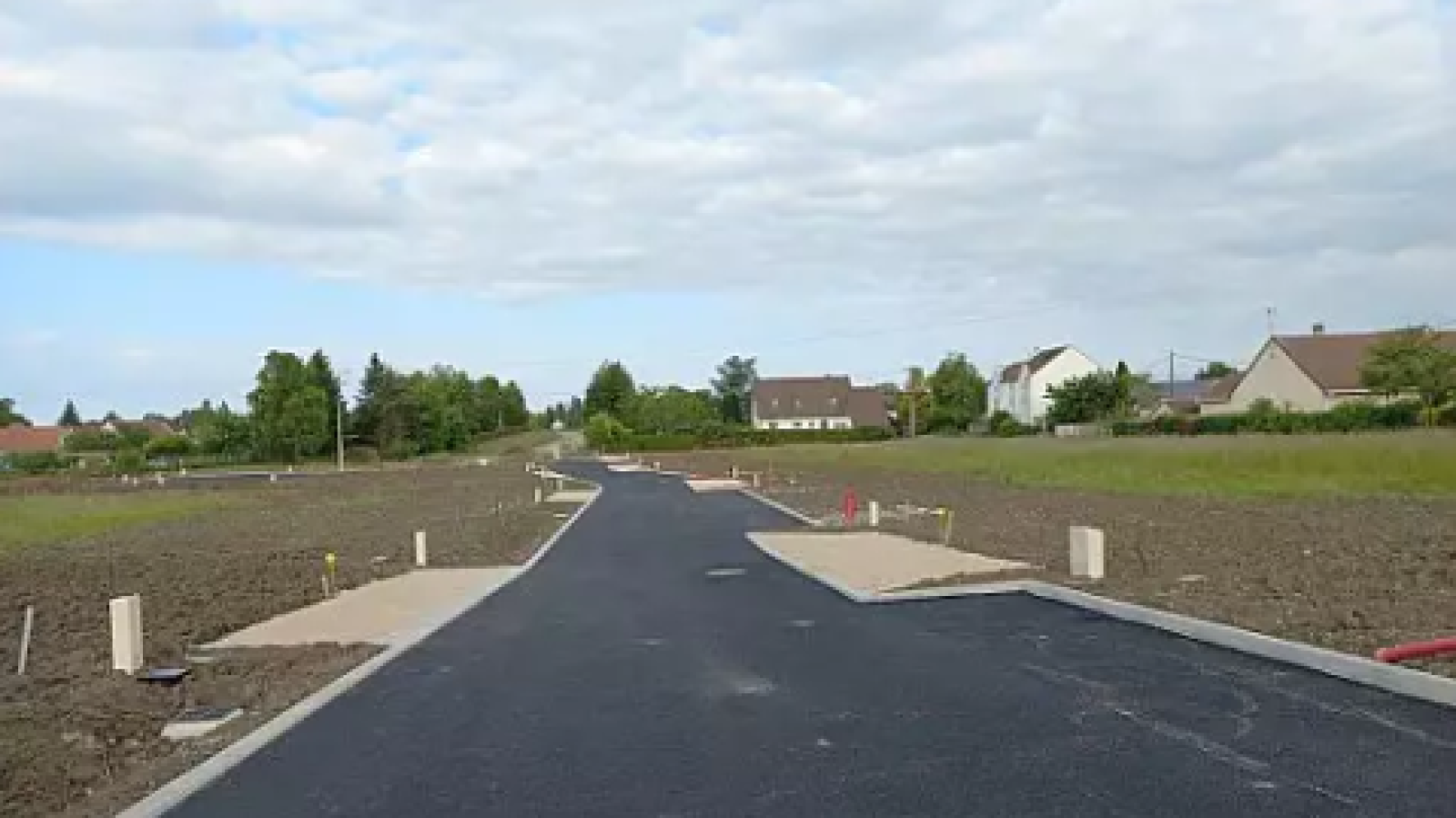 Terrain constructible de 490m2 à Loury