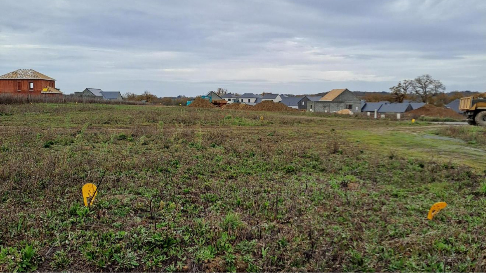 Terrain constructible de 513m2 à Longuenée-en-Anjou