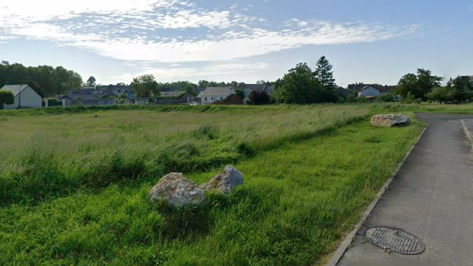 Terrain constructible de 950m2 à Blois