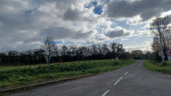 Photo lotissement Louroux Beconnais avant viab..jpg