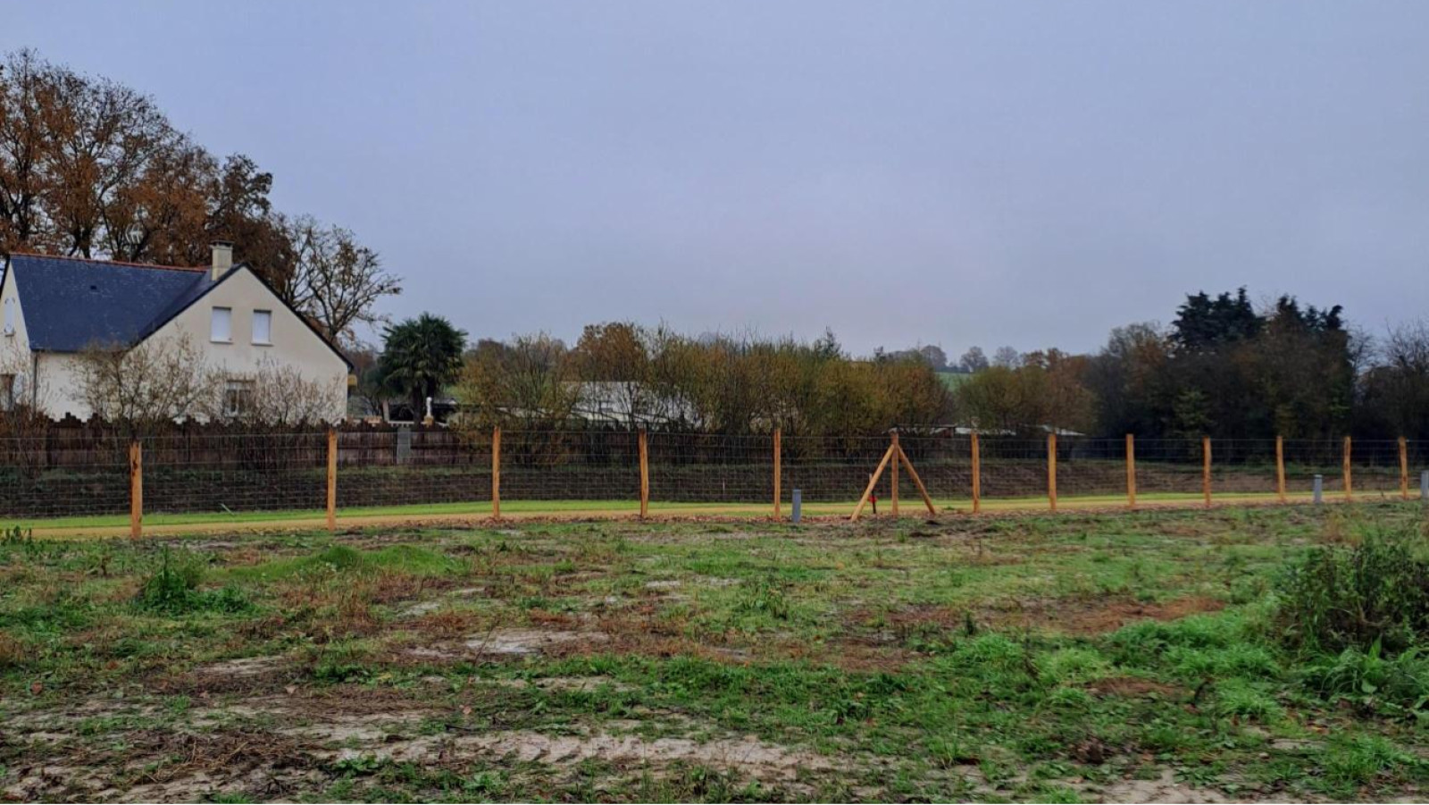 Terrain constructible de 323m2 à Segré-en-Anjou Bleu