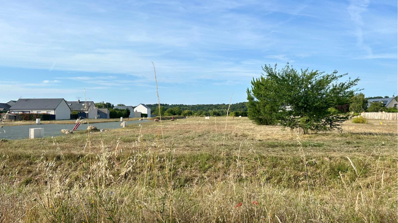 Terrain constructible de 552m2 à Rives-du-Loir-en-Anjou