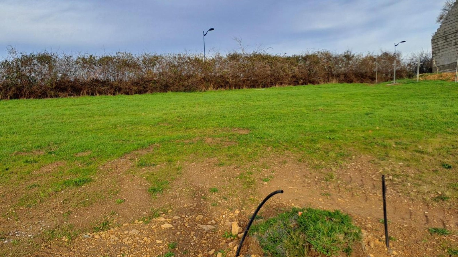 Terrain constructible de 412m2 à Val d'Erdre-Auxence