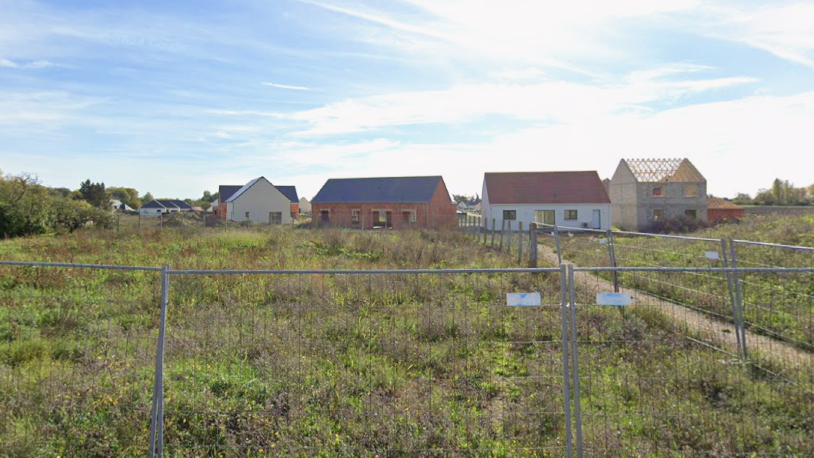 Terrain constructible de 515m2 à Saint-Ay