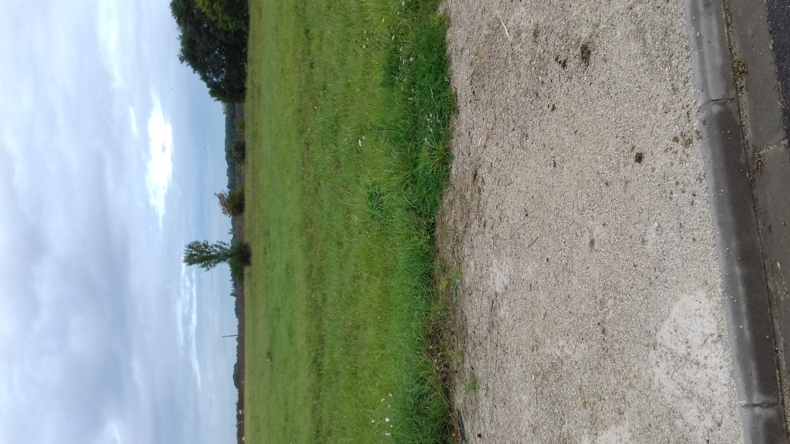 Terrain constructible de 3186m2 à Darvault