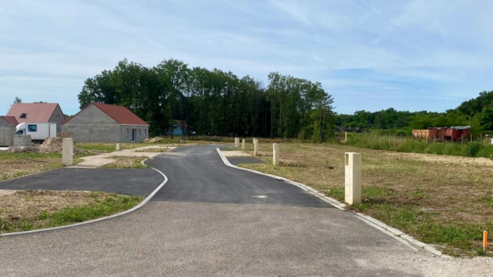 Terrain constructible de 228m2 à La Ferté-Saint-Aubin