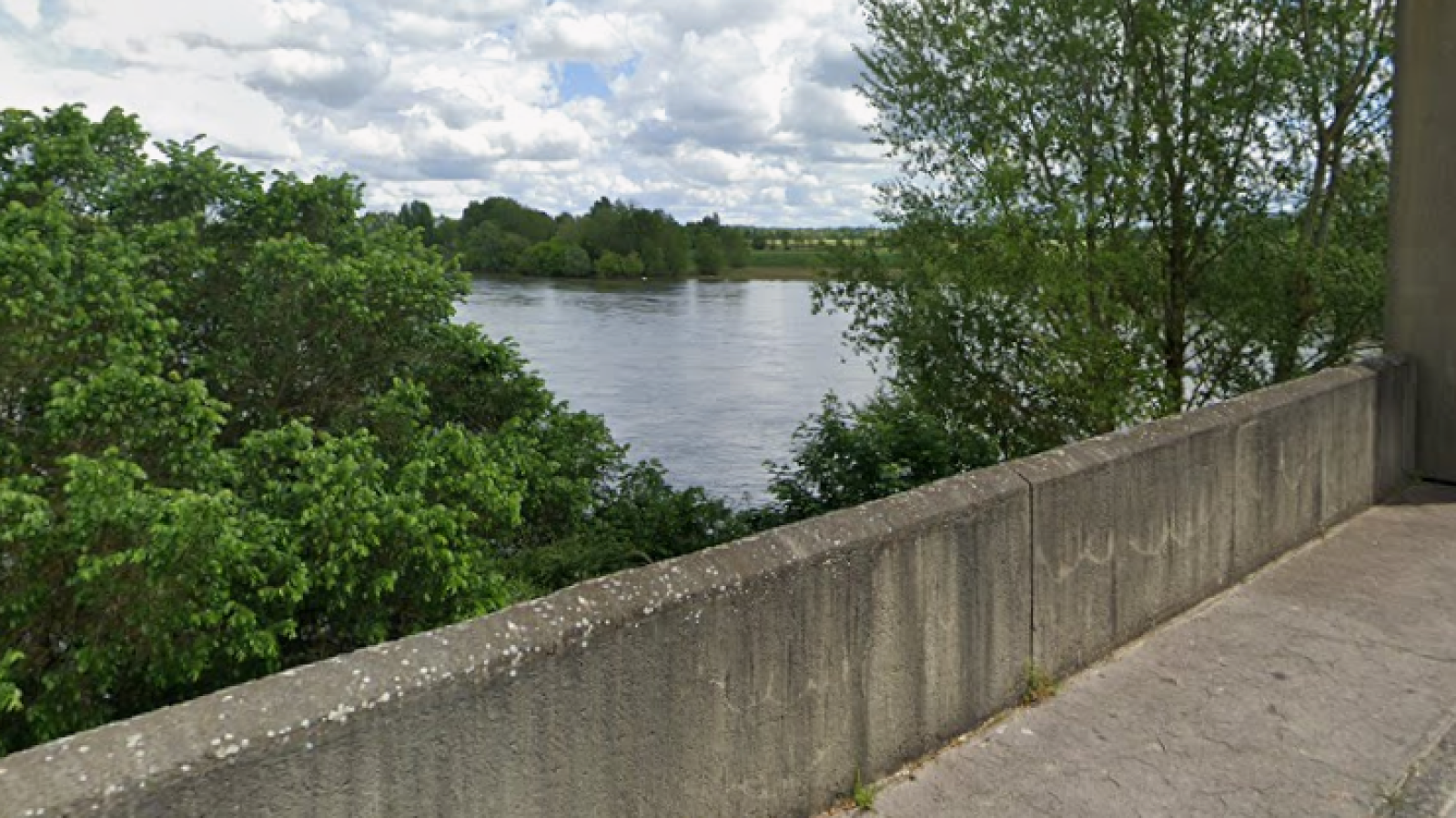 Terrain constructible de 380m2 à Meung-sur-Loire