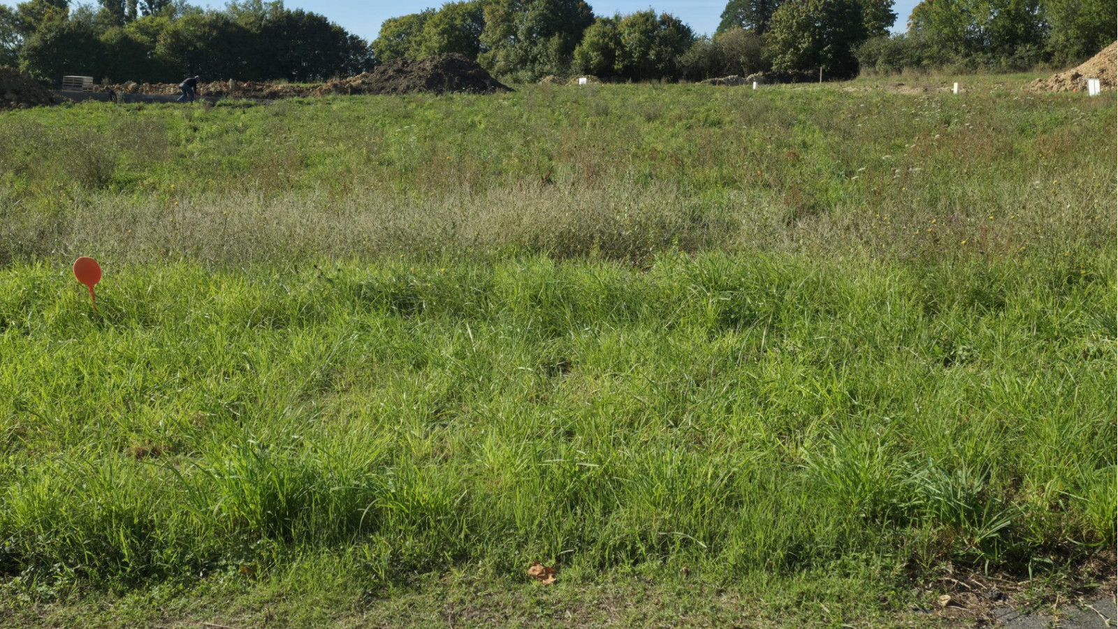 Terrain constructible de 946m2 à Esvres