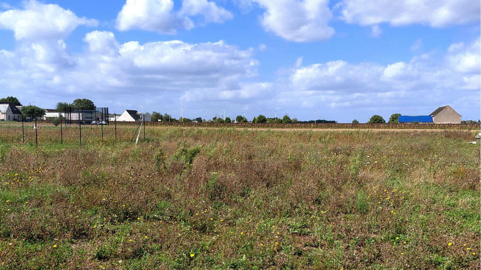 Terrain constructible de 853m2 à Chambourg-sur-Indre