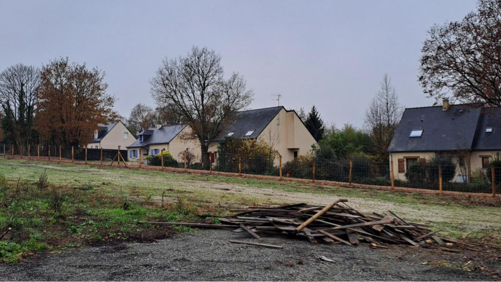 Terrain constructible de 445m2 à Segré-en-Anjou Bleu