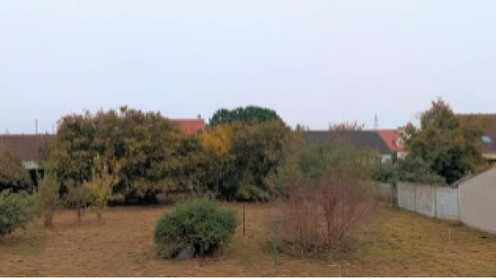 Terrain constructible de 767m2 à Ormes