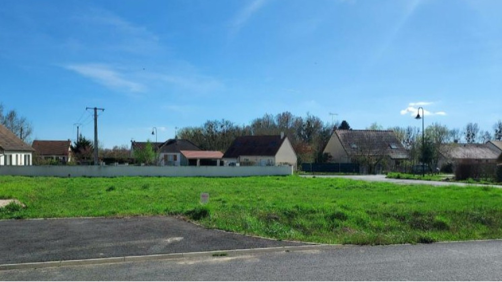 Terrain constructible de 640m2 à Suèvres