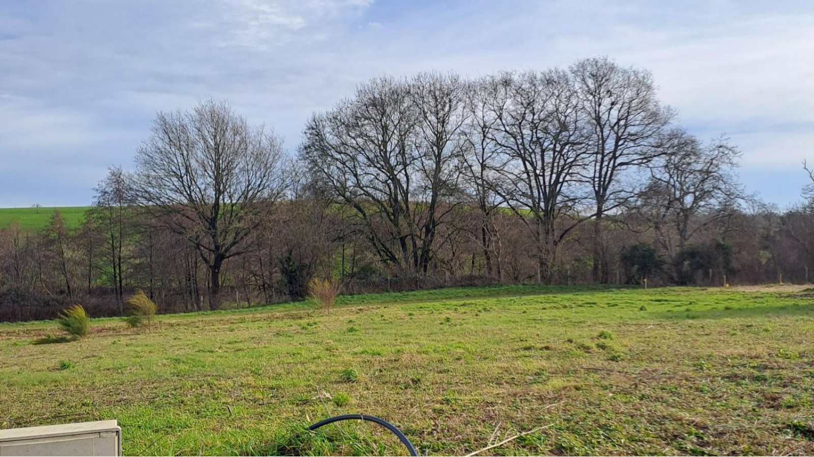 Terrain constructible de 590m2 à Le May-sur-Èvre
