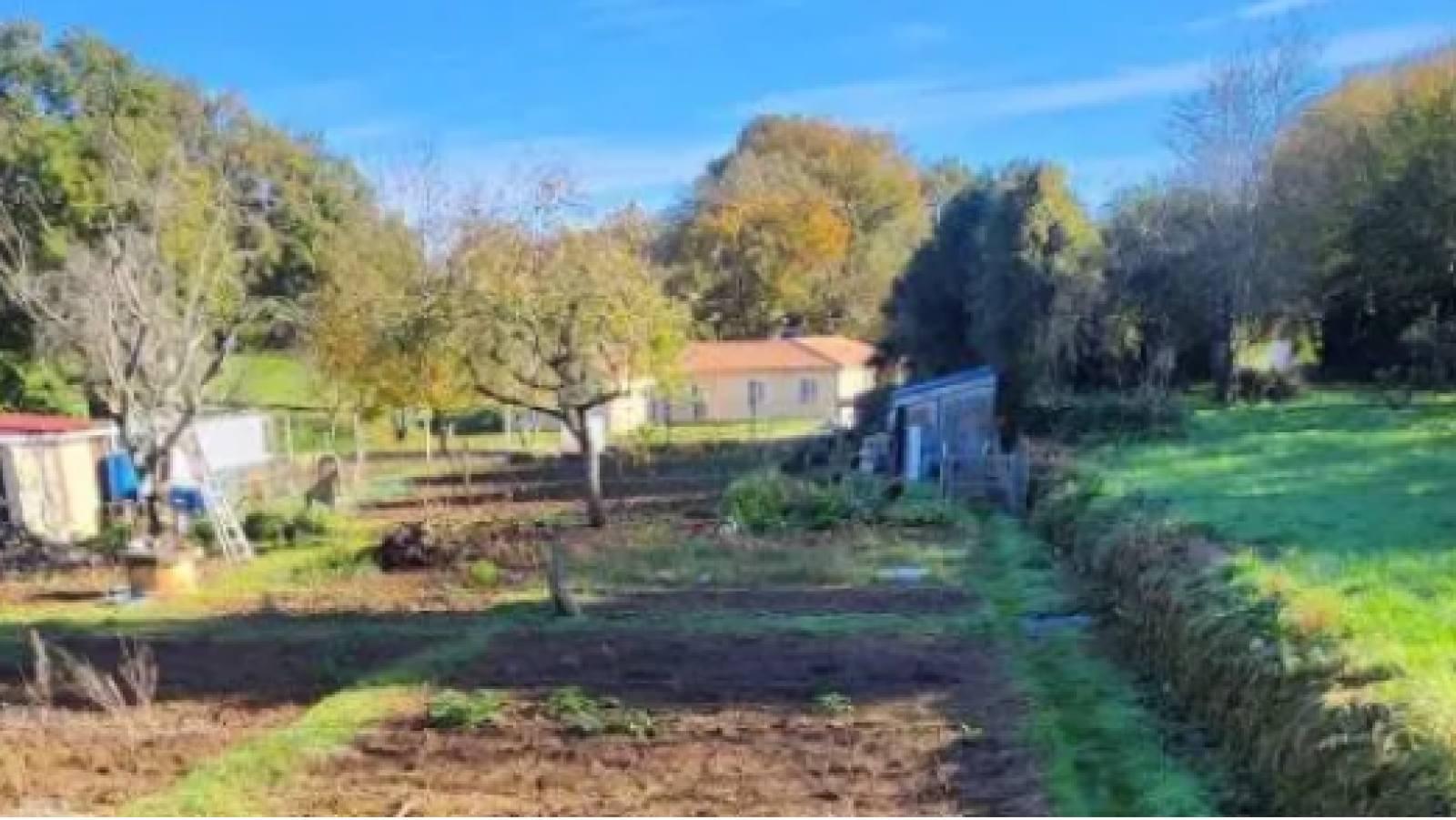 Terrain constructible de 535m2 à Jazeneuil