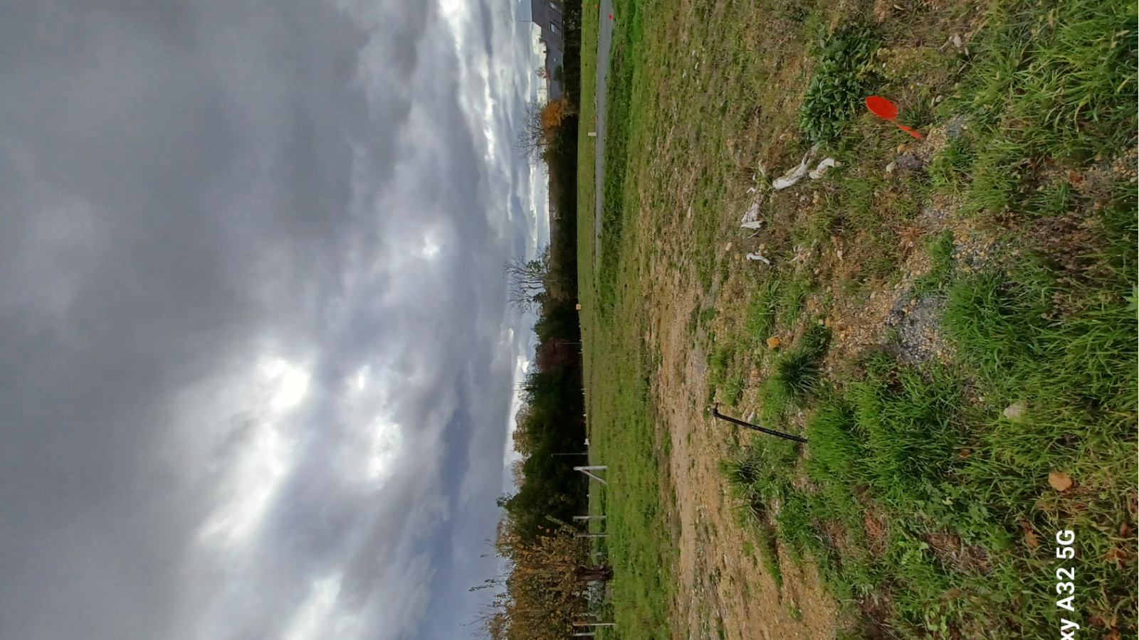 Terrain constructible de 428m2 à Terranjou