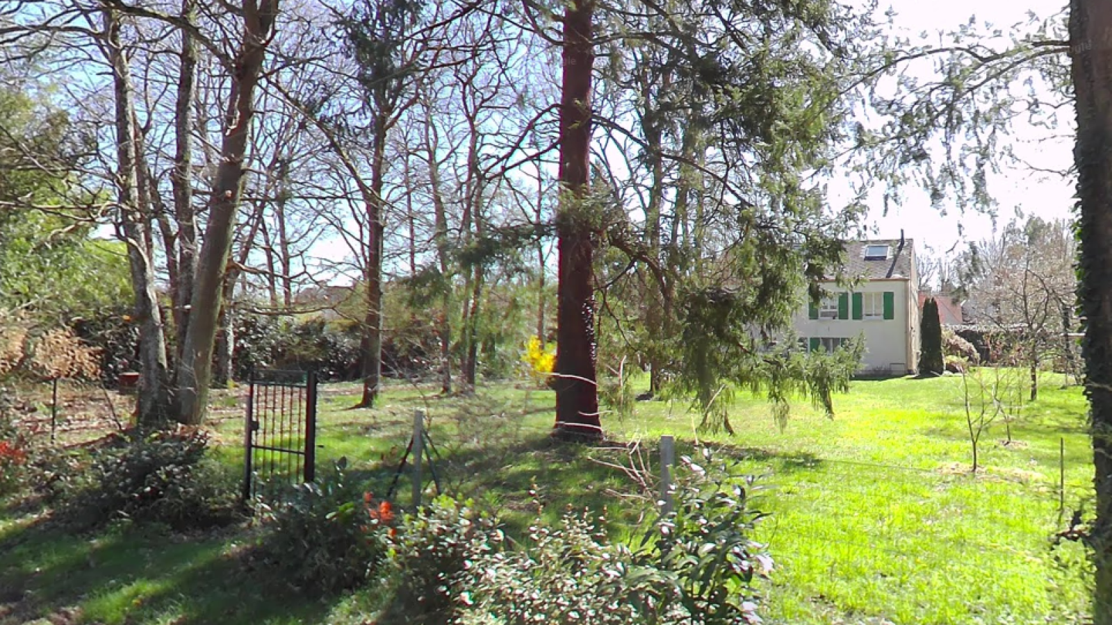 Terrain constructible de 1070m2 à Saint-Denis-en-Val