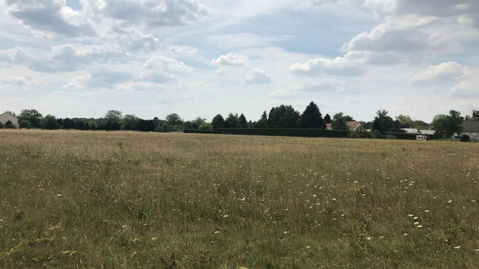 Terrain constructible de 410m2 à Sorigny