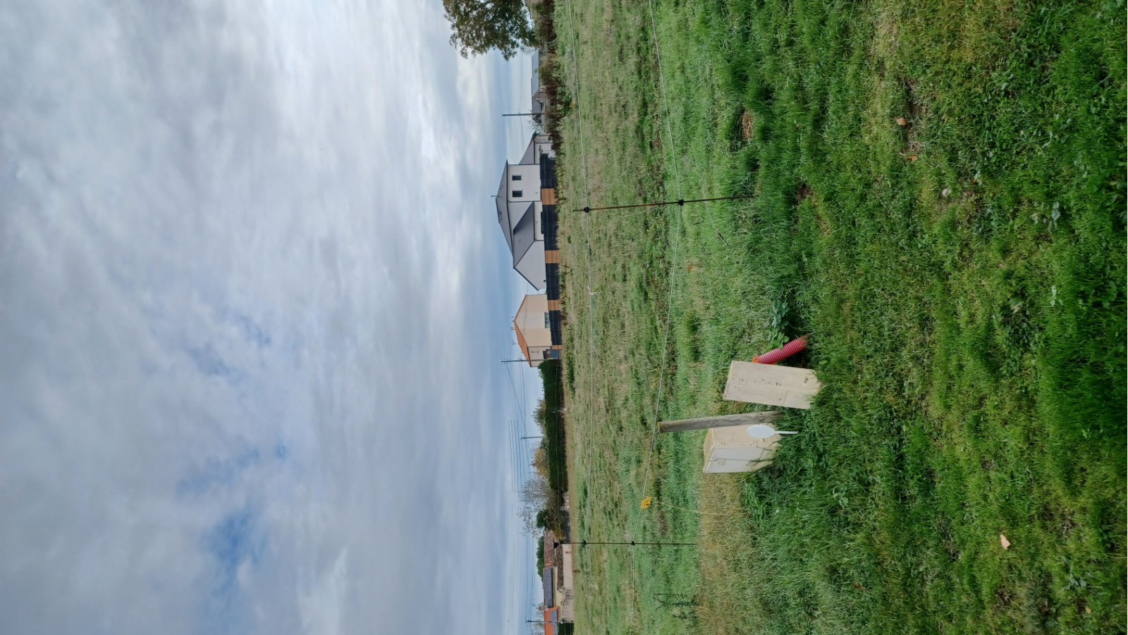 Terrain constructible de 738m2 à Saint-Macaire-du-Bois