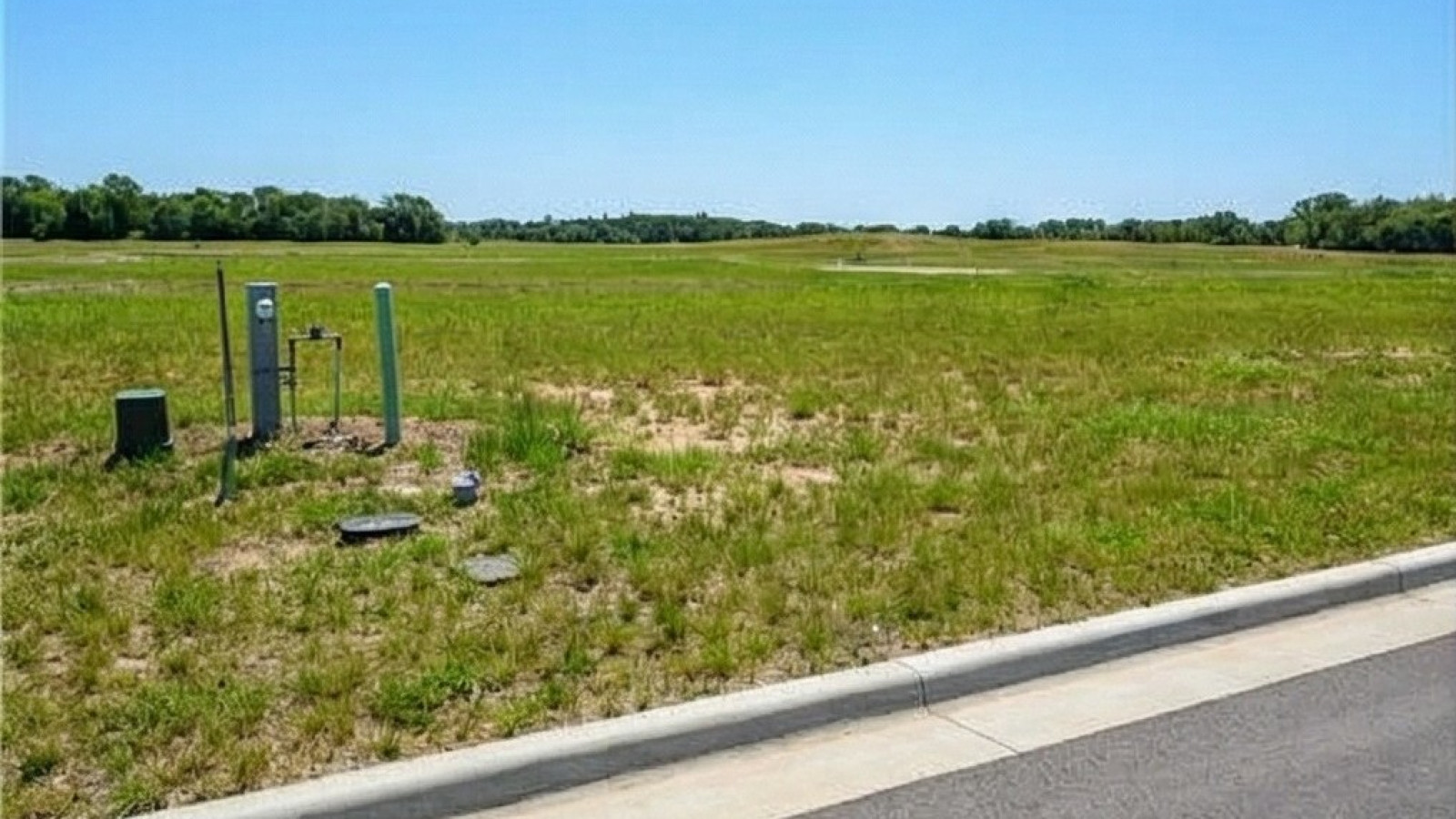 Terrain constructible de 1279m2 à Fay-aux-Loges