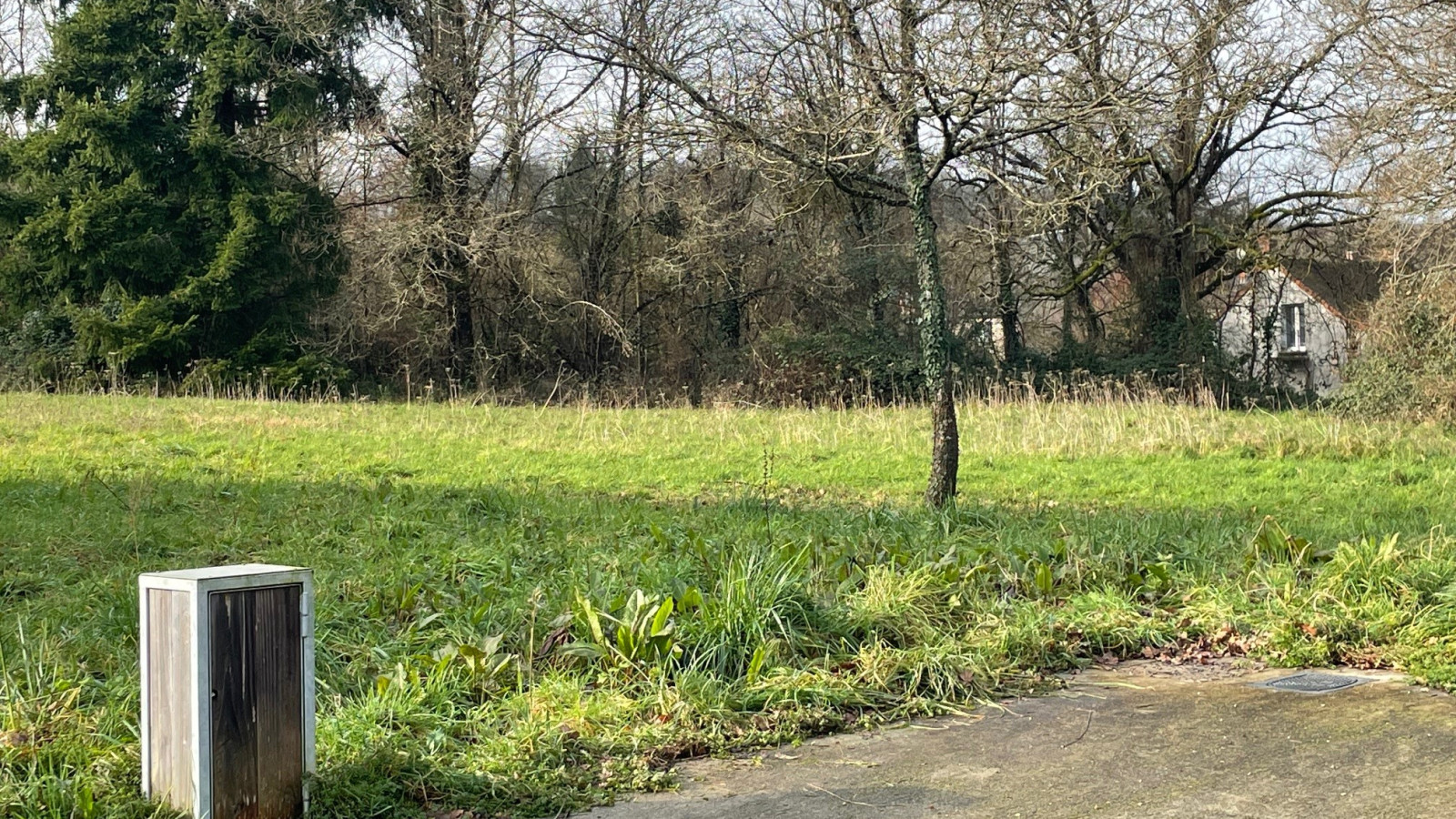 Terrain constructible de 474m2 à Valencisse