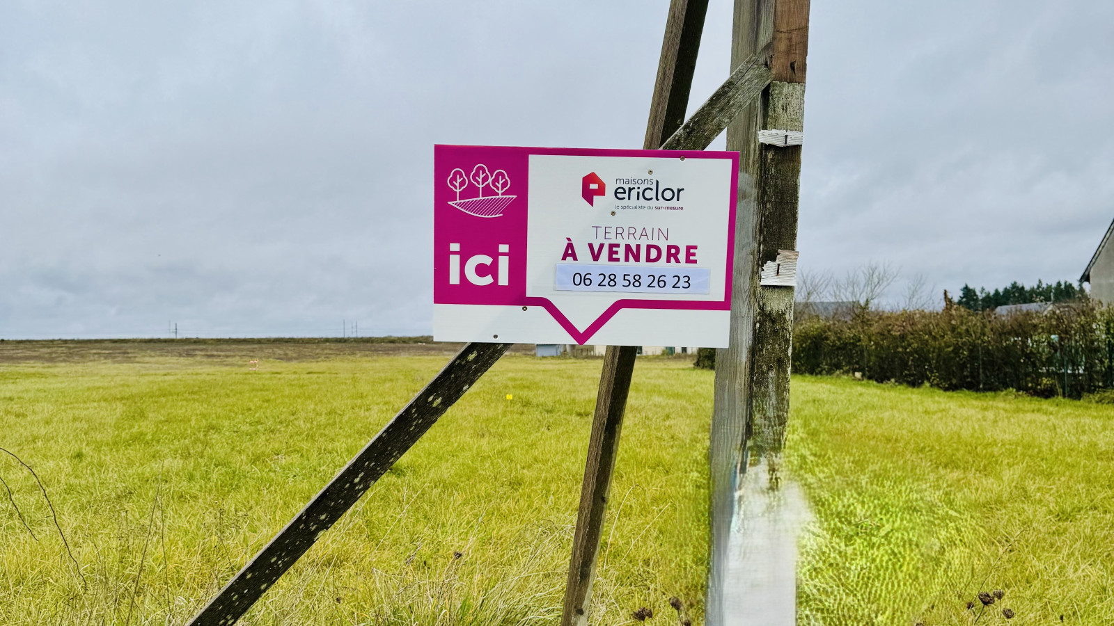 Terrain constructible de 409m2 à Menars