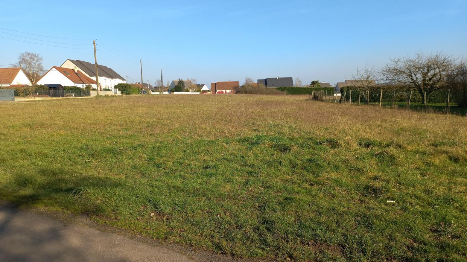 Terrain constructible de 407m2 à Pernay