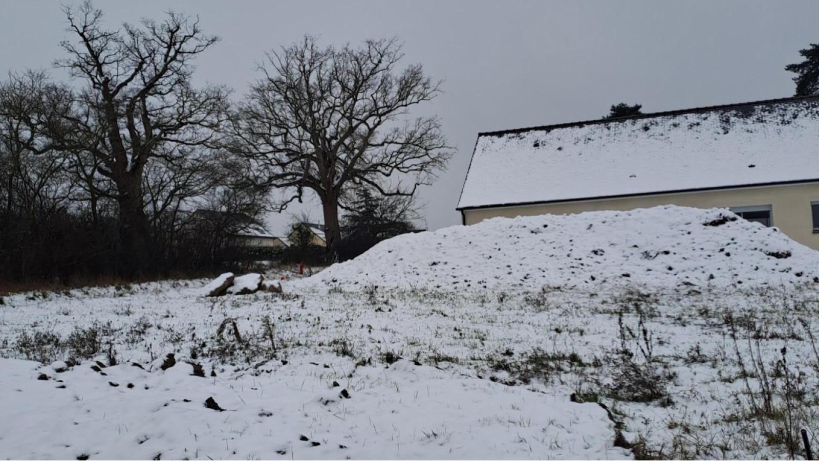 Terrain constructible de 497m2 à Soulaire-et-Bourg
