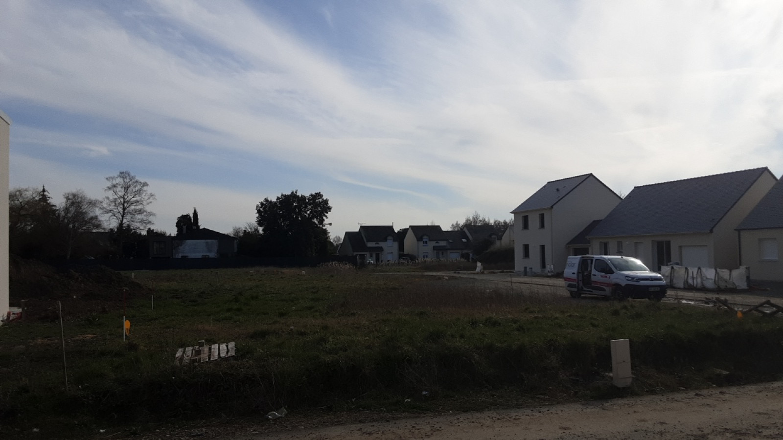 Terrain constructible de 408m2 à Loire-Authion