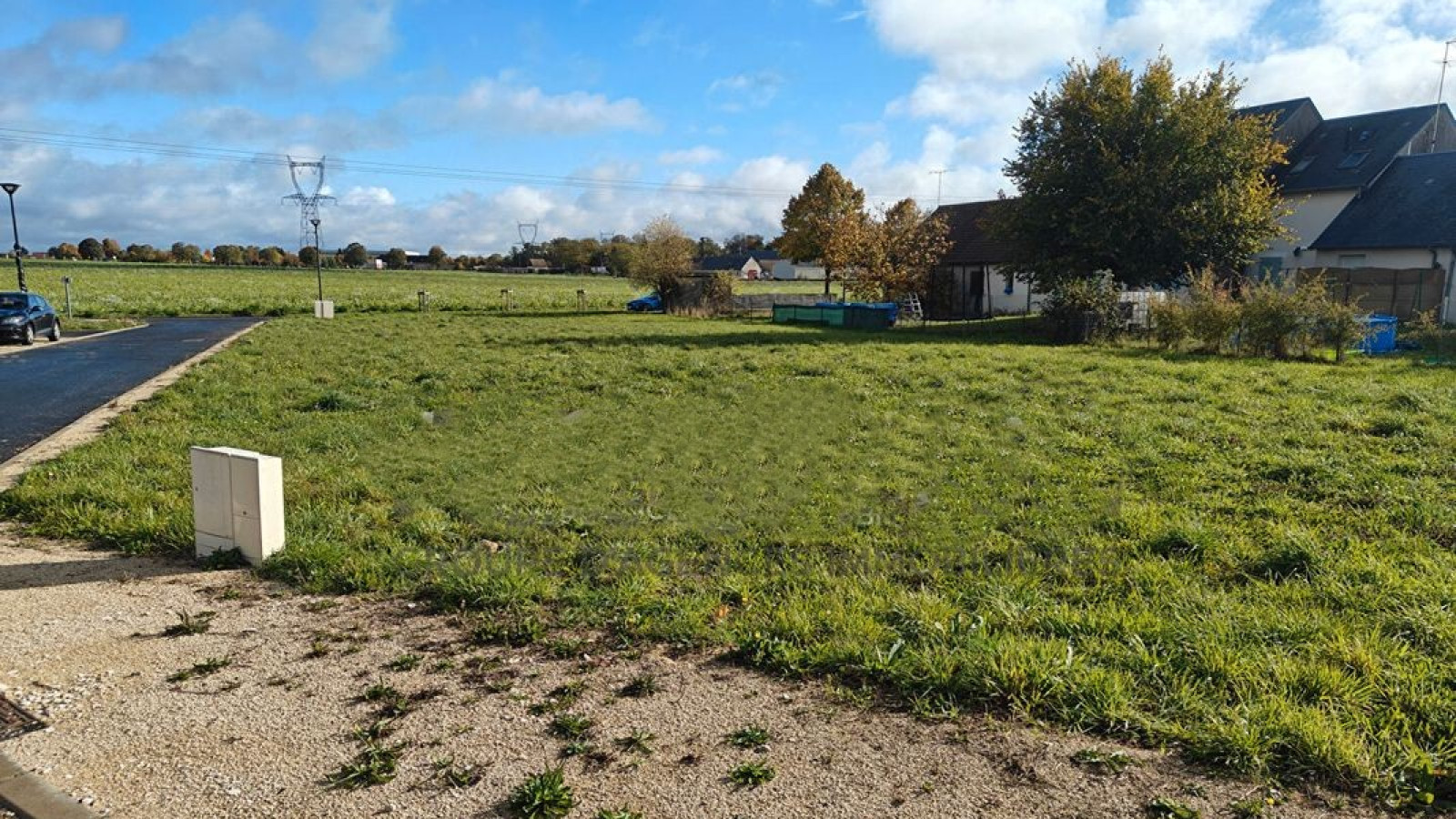 Terrain constructible de 692m2 à Fossé