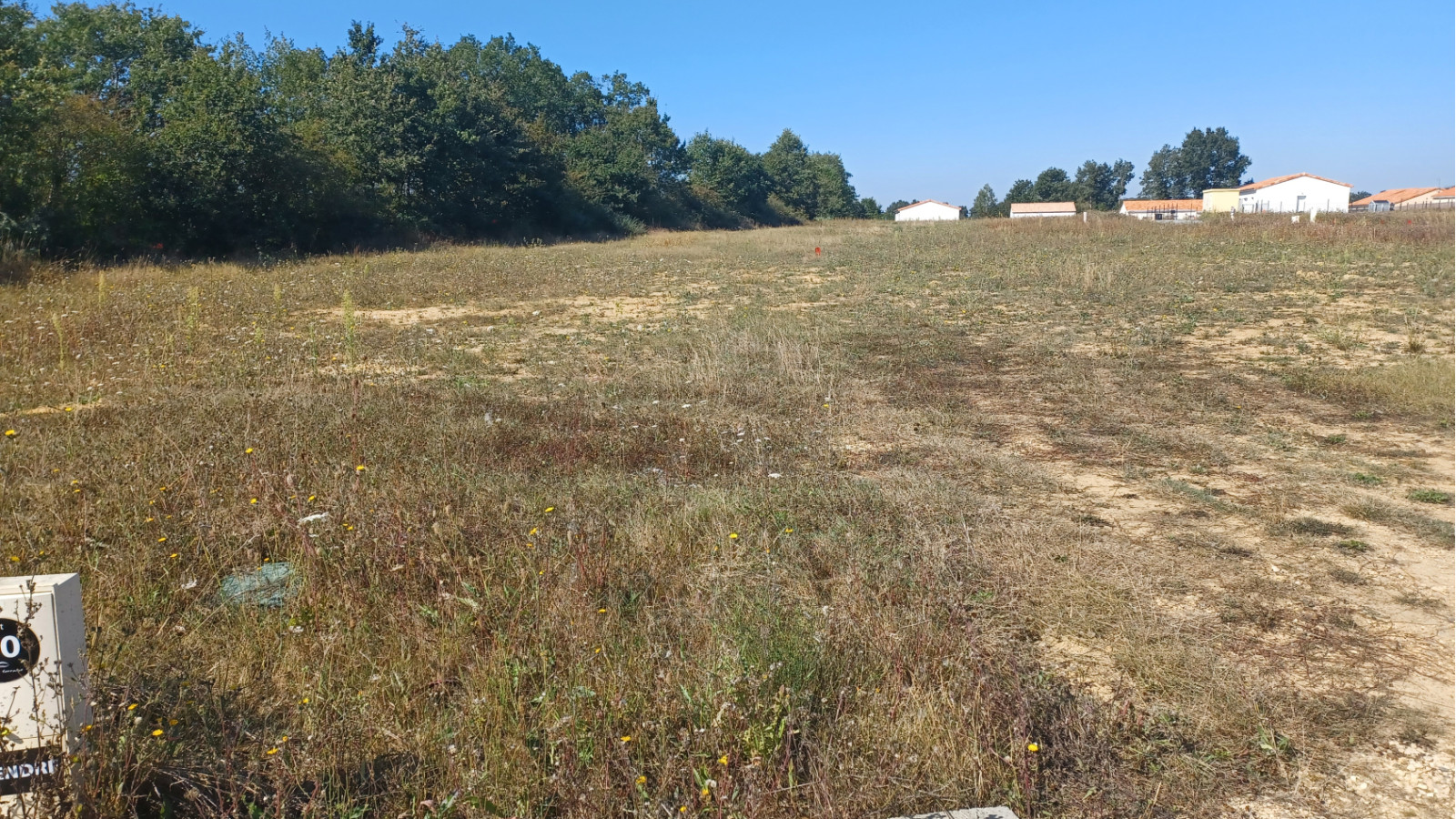 Terrain constructible de 1010m2 à Vouneuil-sous-Biard