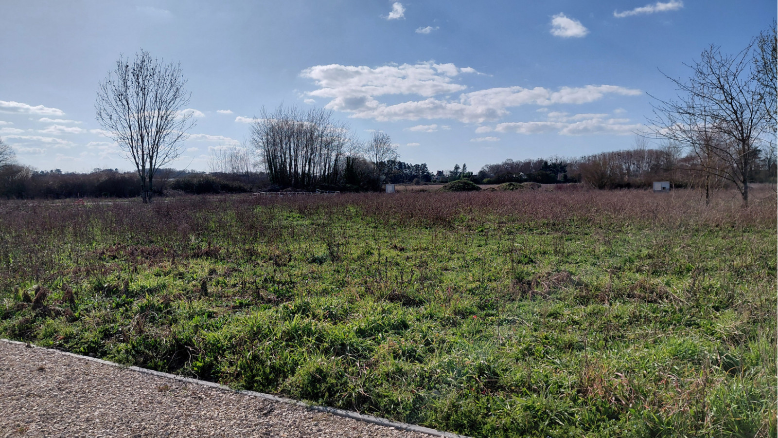 Terrain constructible de 905m2 à Orléans