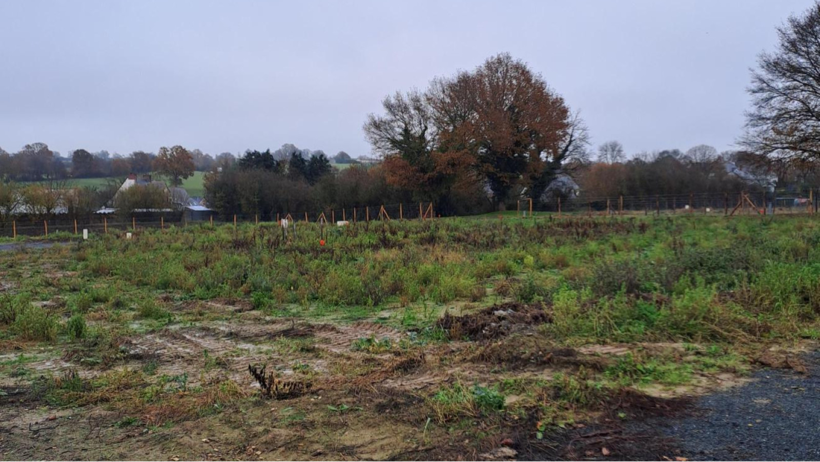 Terrain constructible de 347m2 à Segré-en-Anjou Bleu