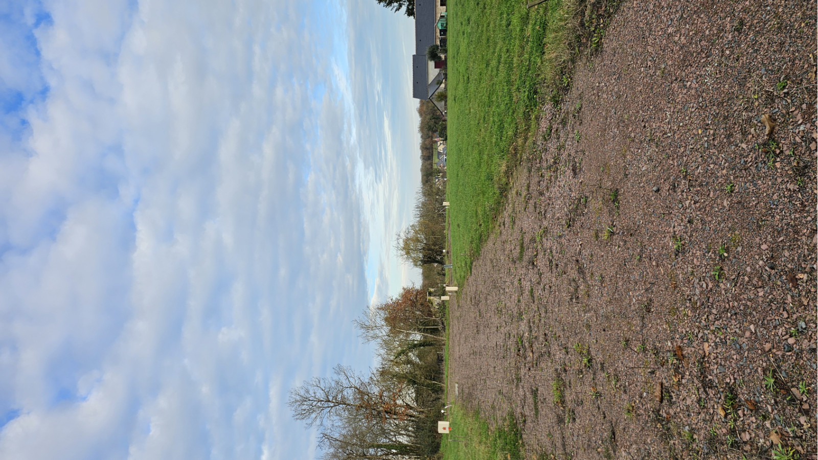 Terrain constructible de 620m2 à Gennes-Val-de-Loire