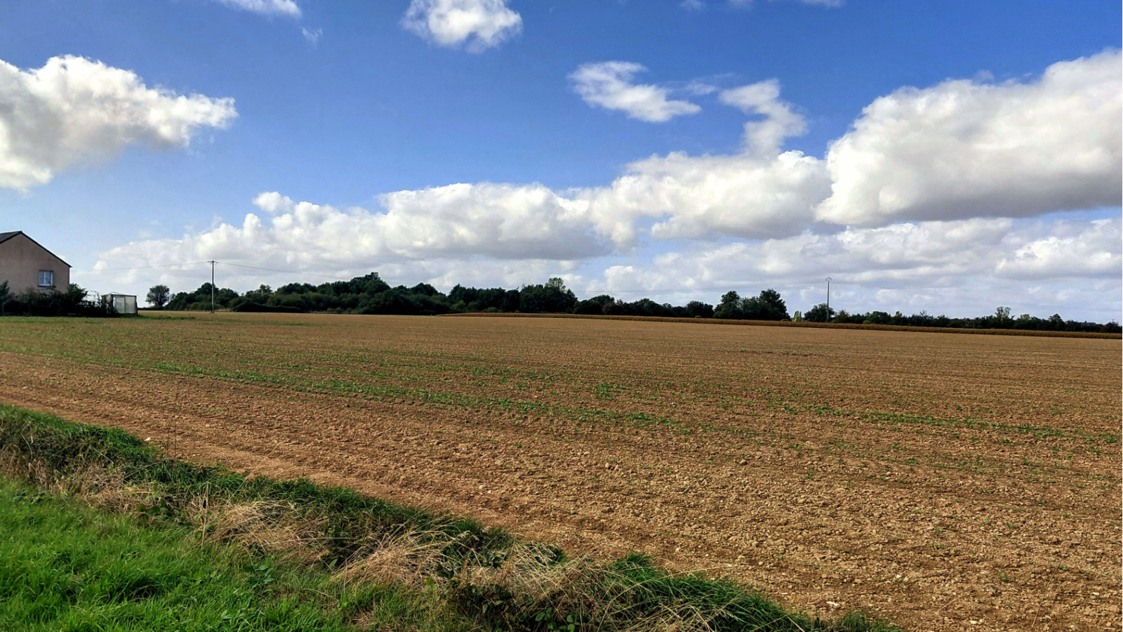 Terrain constructible de 402m2 à Druye