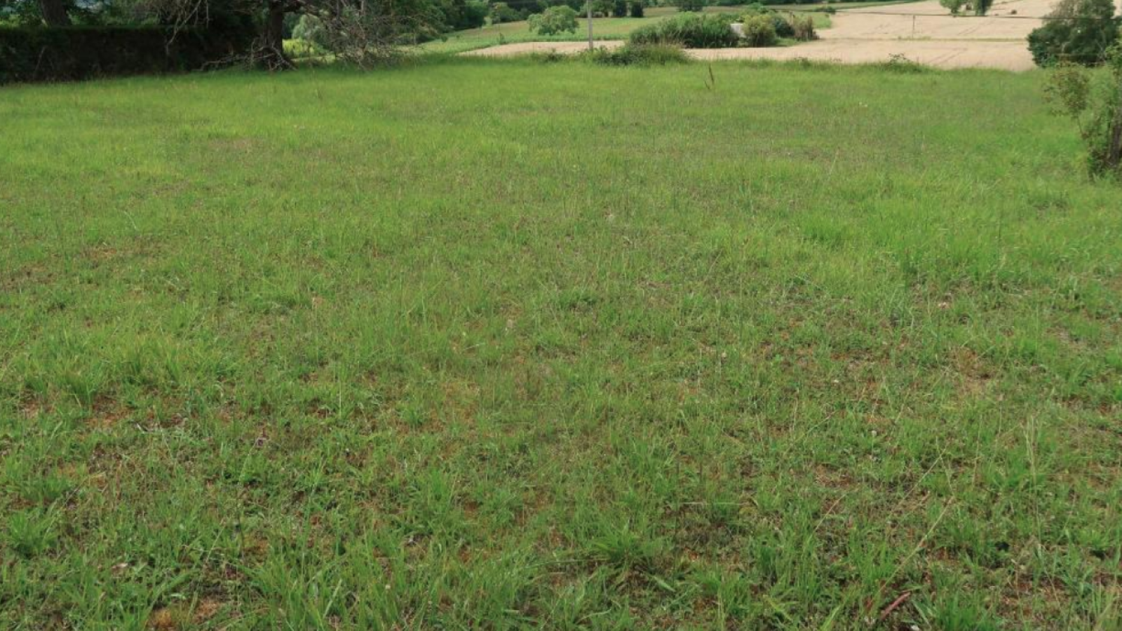 Terrain constructible de 950m2 à Châtellerault