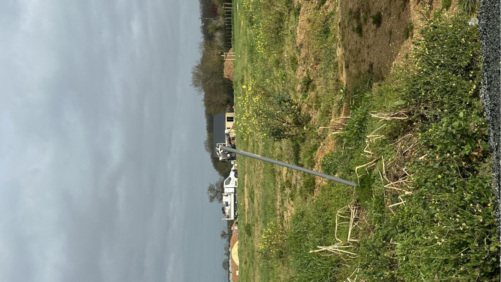 Terrain constructible de 430m2 à Feneu