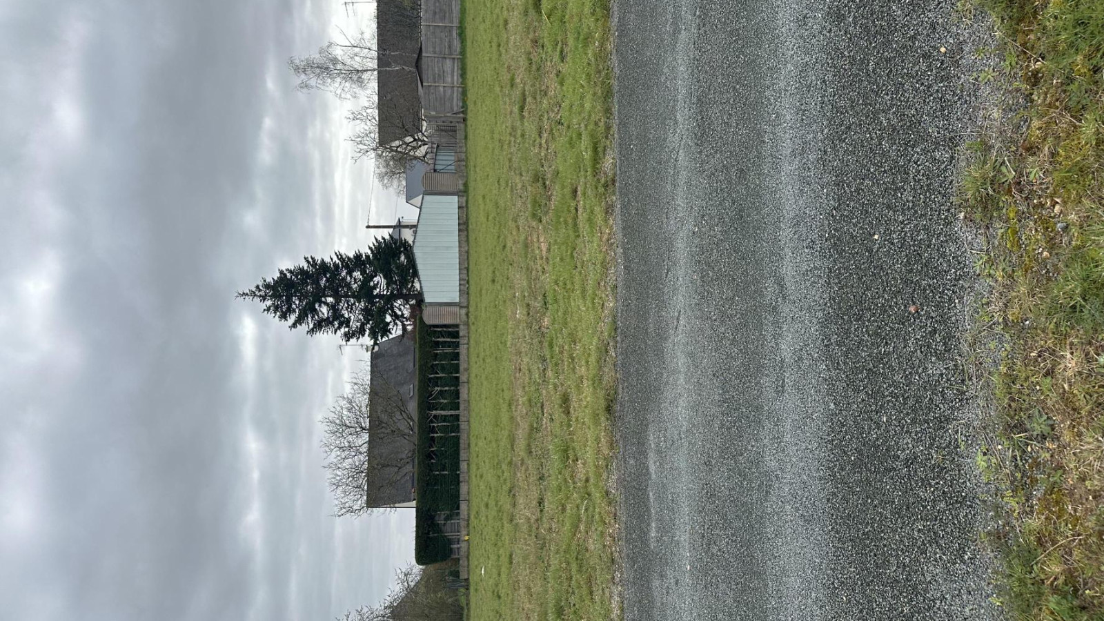 Terrain constructible de 551m2 à Rives-du-Loir-en-Anjou